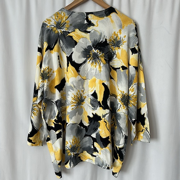 Alfred Dunner Yellow/Grey Floral Jeweled 3/4 Sleeve Sweater Shirt Top **Sz 3X** - Picture 2 of 6